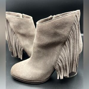 Arturo Chiang Boots Womens 5.5 M Western Ankle Gray Fringe SUEDE Heels good cond